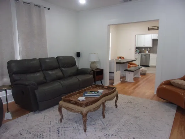 $449,900 | 207 East Wallace Street, Llano, TX 78643