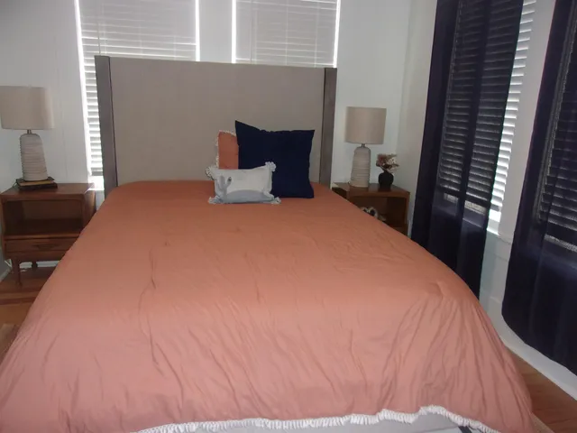 $449,900 | 207 East Wallace Street, Llano, TX 78643