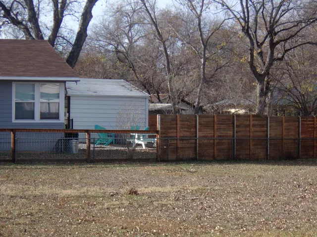 $449,900 | 207 East Wallace Street, Llano, TX 78643