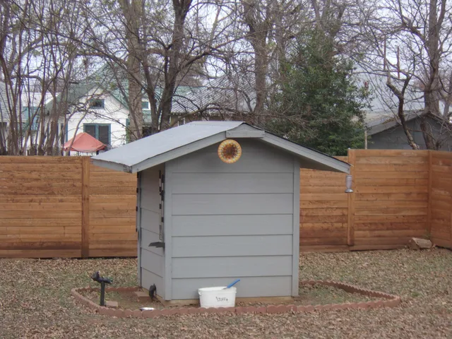 $449,900 | 207 East Wallace Street, Llano, TX 78643