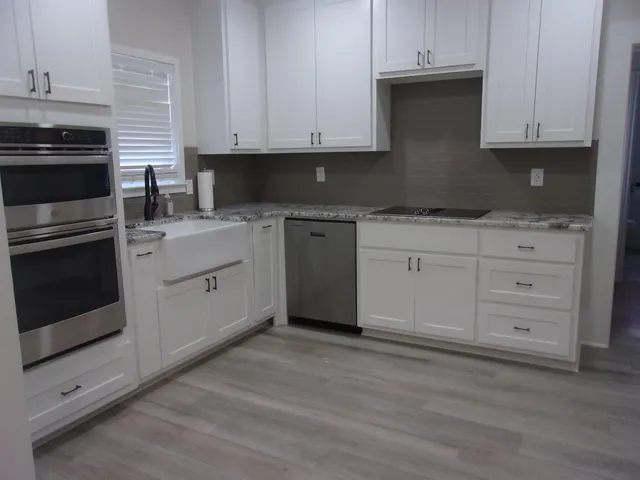 $449,900 | 207 East Wallace Street, Llano, TX 78643