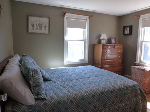 140 Pilgrim Road Springfield, MA 01118 - Photo 8 of 15