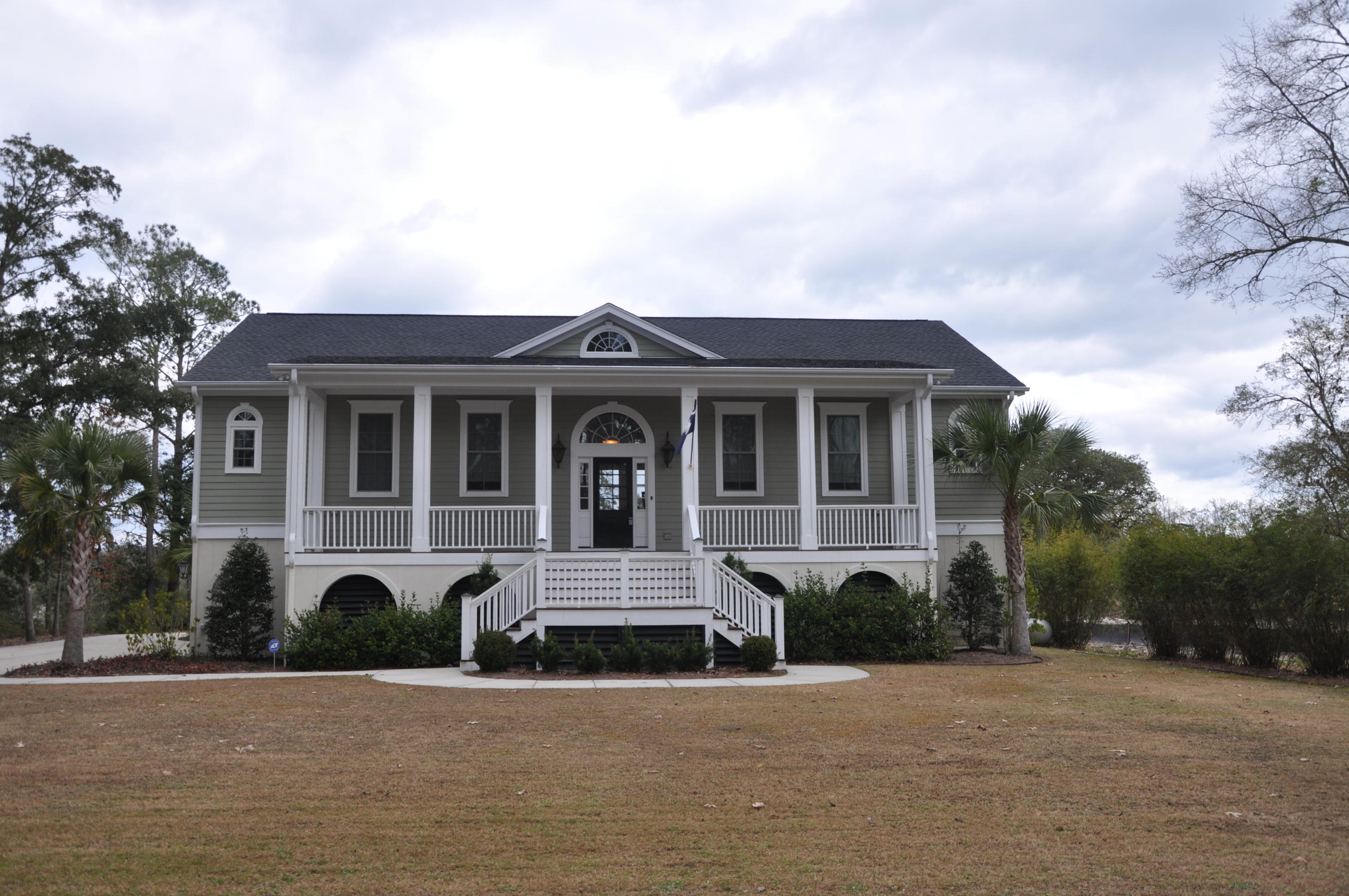 7327 Commodore Road Hollywood, SC 29449 - Photo 1 of 37 Front