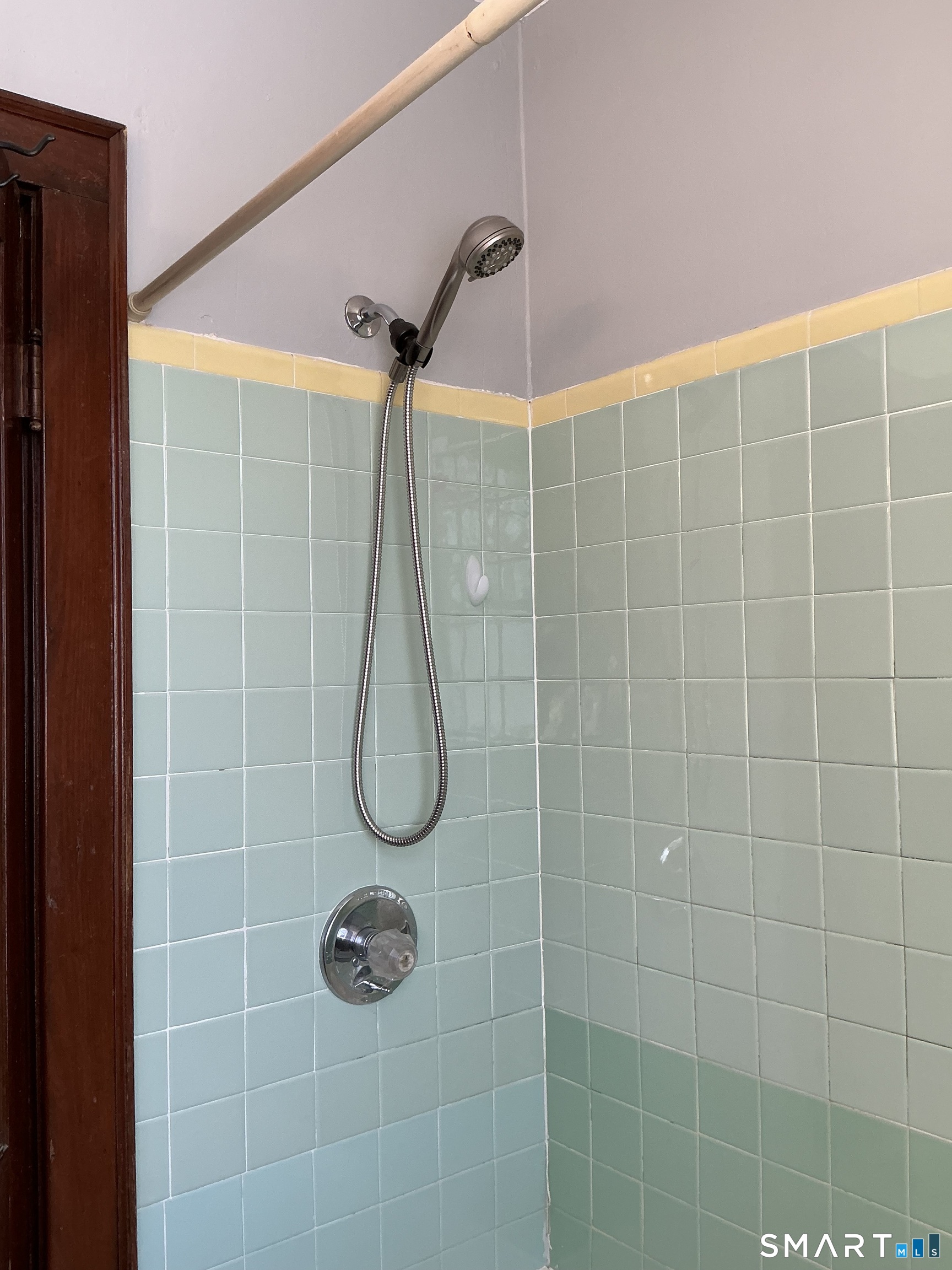 10 Erin Street Middletown, CT 06457 - Photo 5 of 18