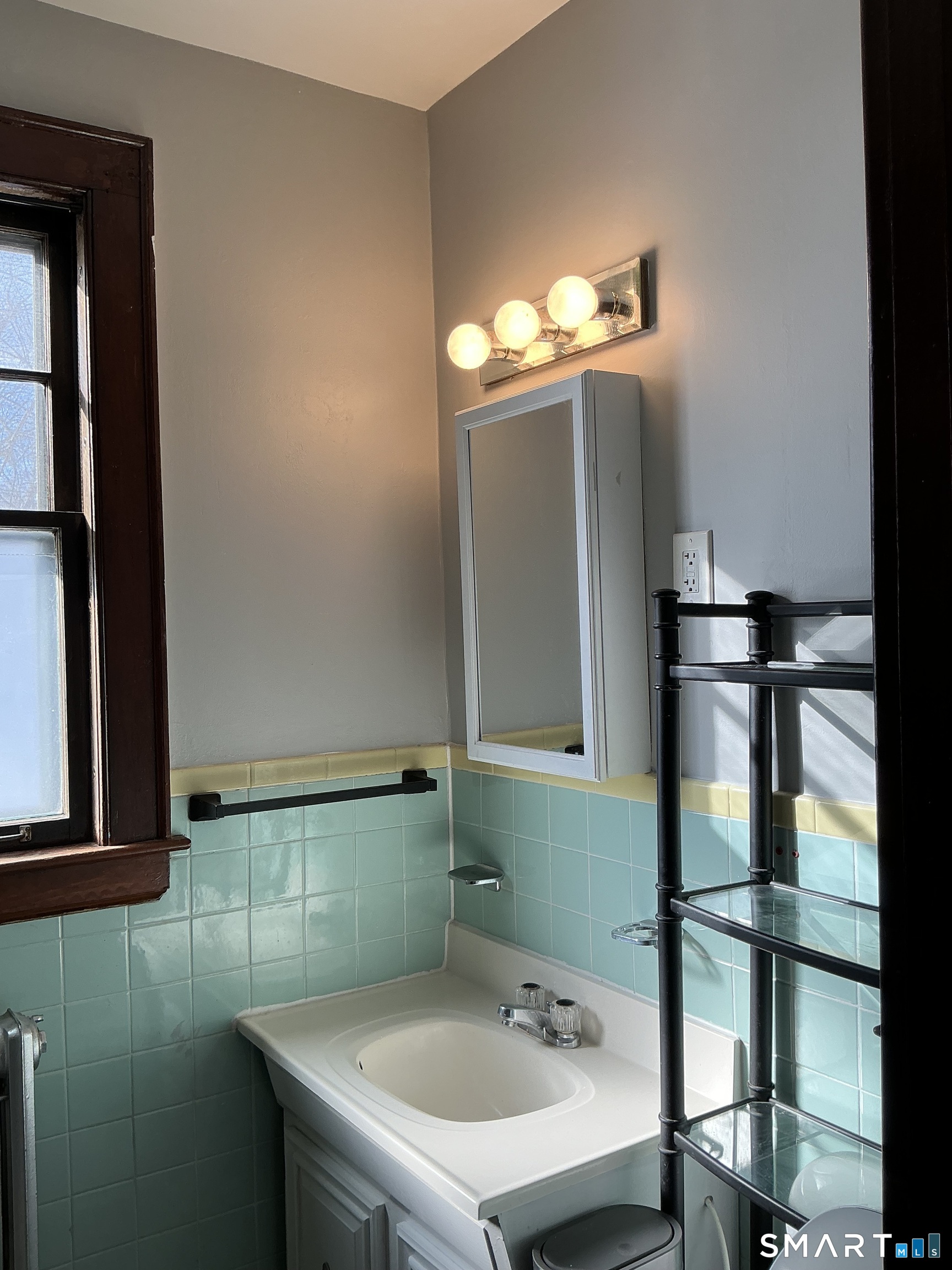 10 Erin Street Middletown, CT 06457 - Photo 6 of 18