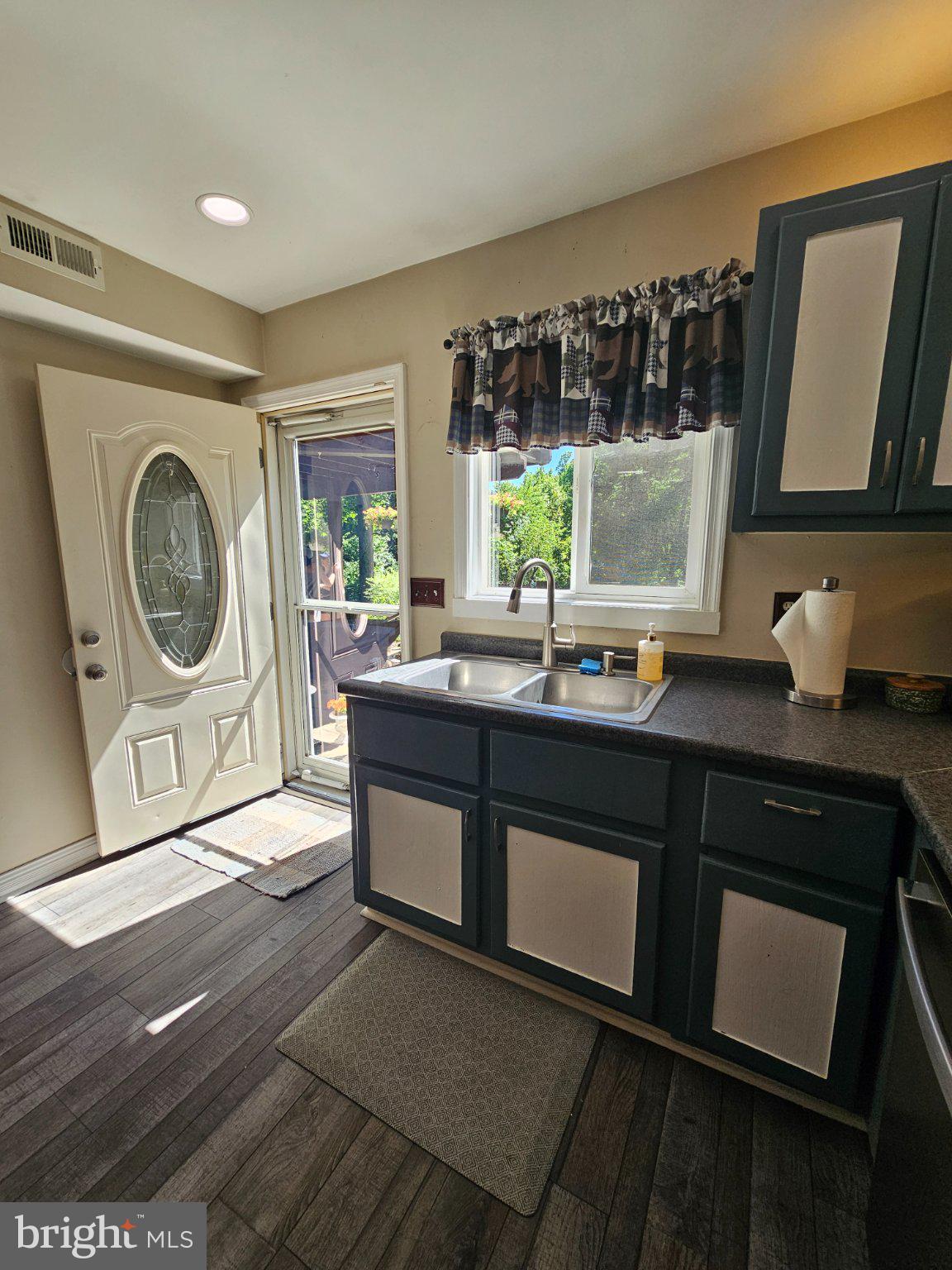 32 Parnassus Road Linden, VA 22642 - Photo 7 of 50 Bright kitchen with inviting access.
