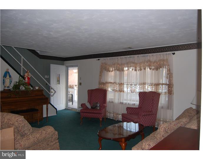 45 Cactus Road Levittown, PA 19057 - Photo 2 of 14 Living Room