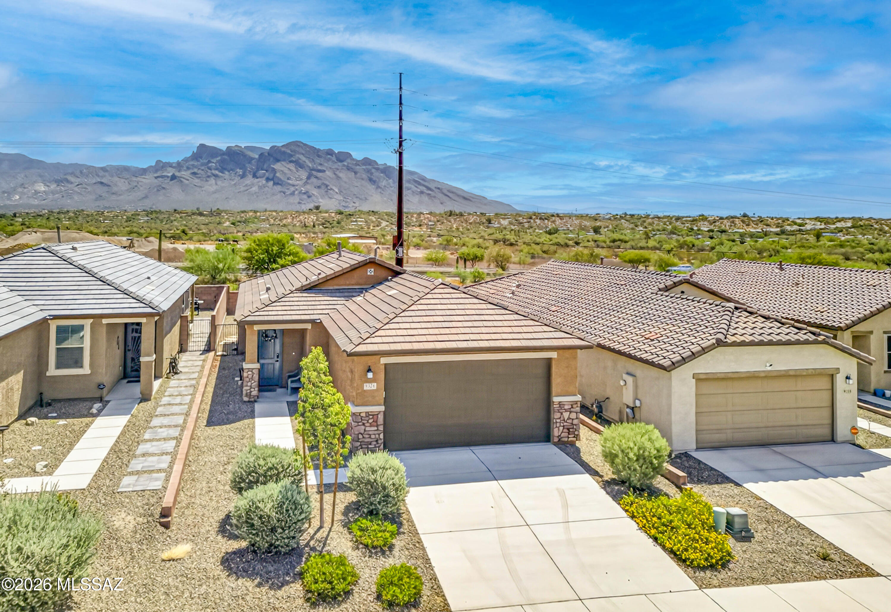 9324 North Agave Gold Road Tucson, AZ 85742 - Photo 9 of 48 Inviting Home With VIEWS!