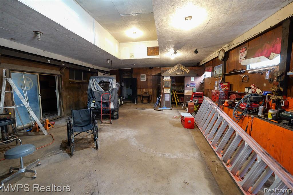 1721 Moffat Road Leonard, MI 48367 - Photo 23 of 38