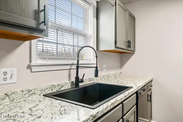 $289,500 | 111 Jessica Lane, La Follette, TN 37766