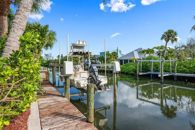 $3,575,000 | 213 Oak Avenue, Anna Maria, FL 34216