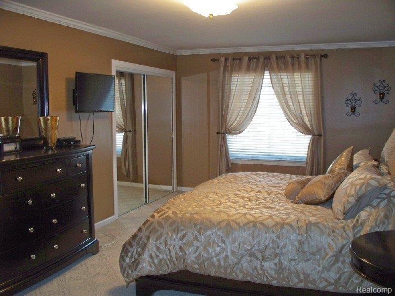 38651 8 Mile Road Livonia, MI 48152 - Photo 12 of 20 8 bed 1 view 2.jpg