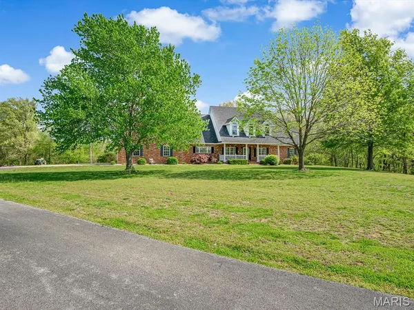 $825,000 | 4775 Highway 157, Edwardsville, IL 62025