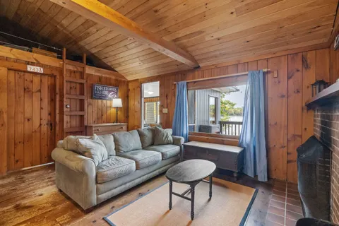 $1,150,000 | 97-104 Burton Road, Moultonborough, NH 03254