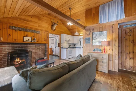 $1,150,000 | 97-104 Burton Road, Moultonborough, NH 03254
