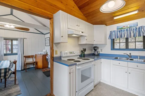 $1,150,000 | 97-104 Burton Road, Moultonborough, NH 03254