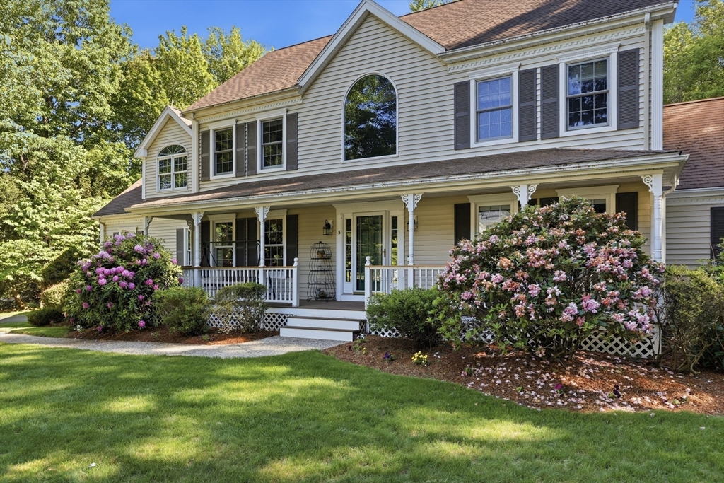 3 Stable Way Medway, MA 02053 - Photo 3 of 36