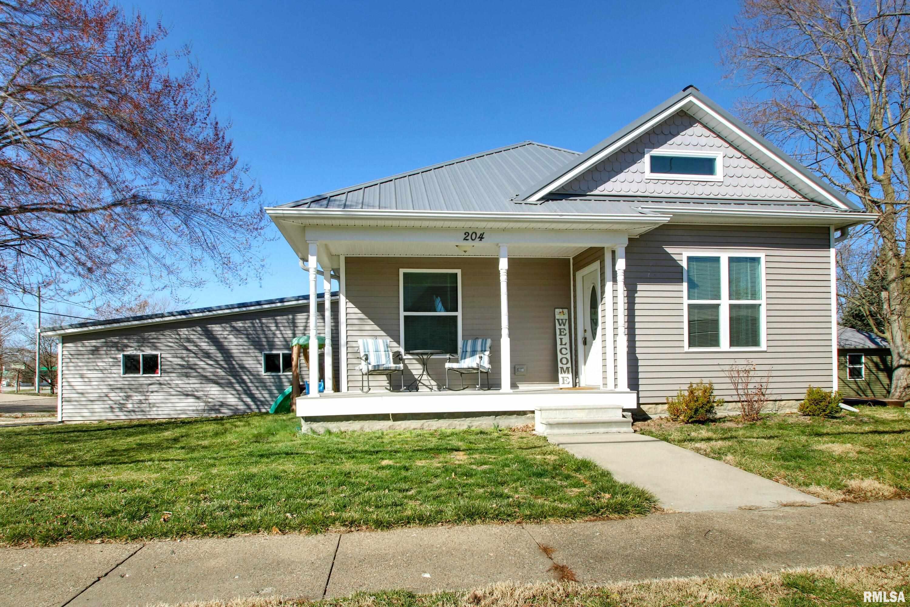 204 South Illinois Street Camp Point, IL 62320 - Photo 1 of 17 Gallery Image 1