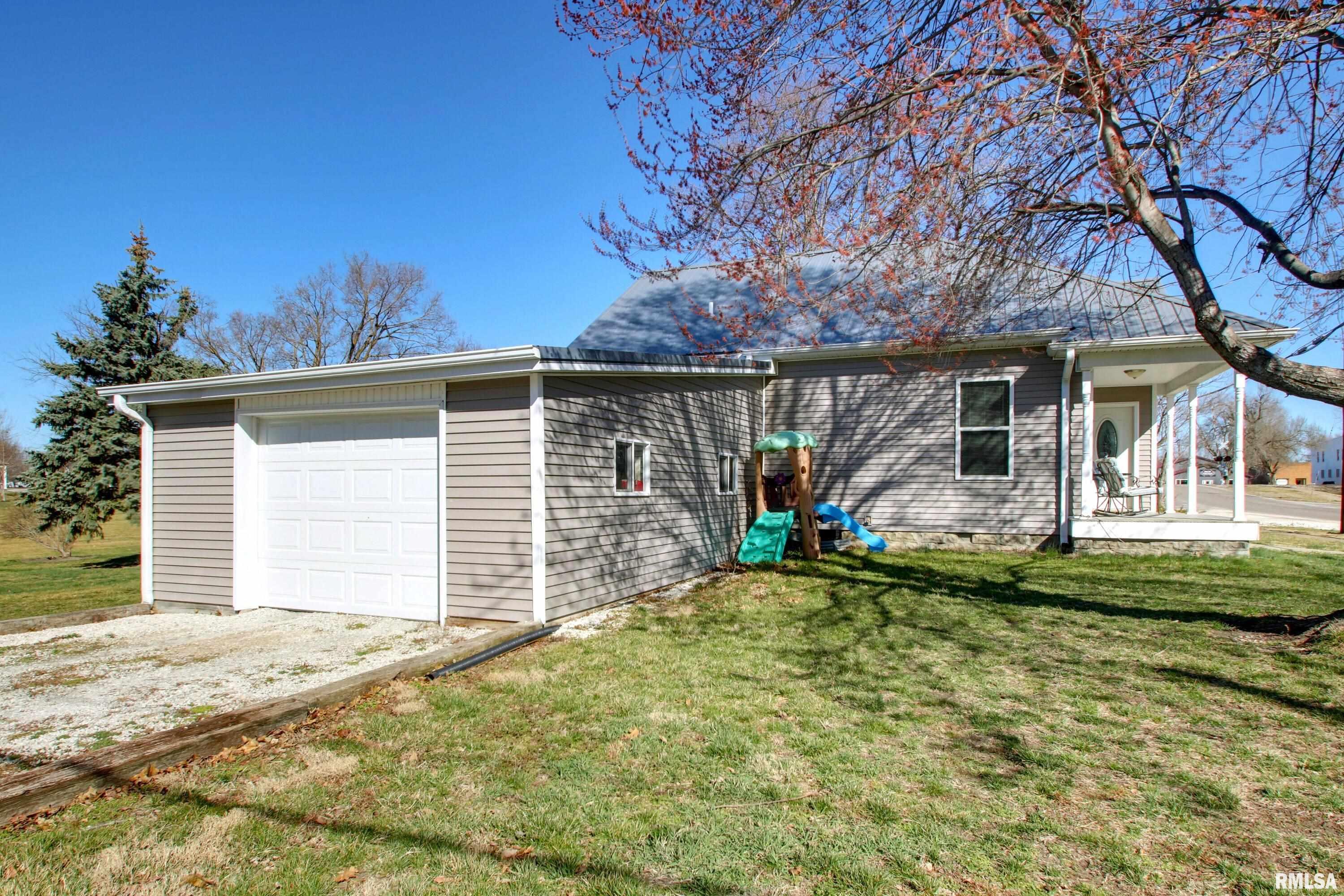 204 South Illinois Street Camp Point, IL 62320 - Photo 16 of 17 Gallery Image 16