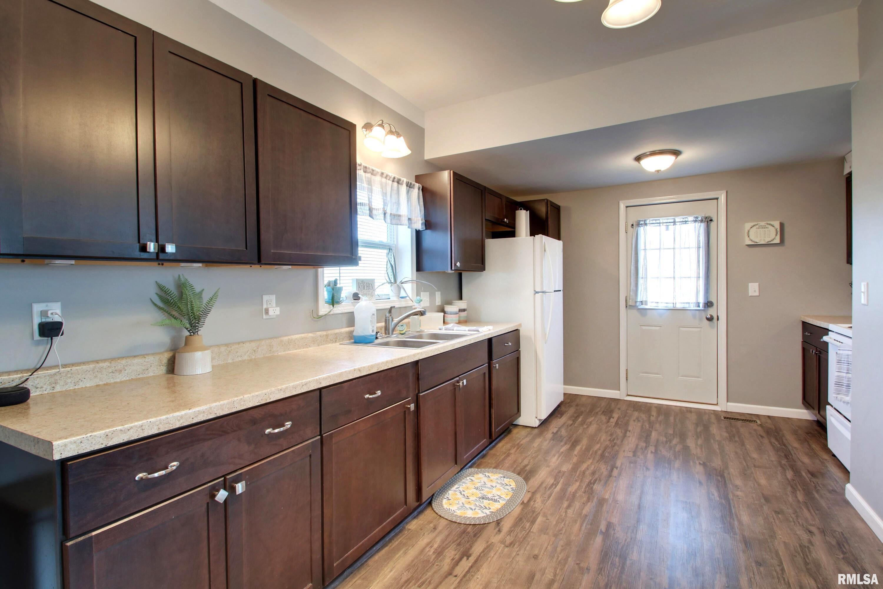 204 South Illinois Street Camp Point, IL 62320 - Photo 5 of 17 Gallery Image 5