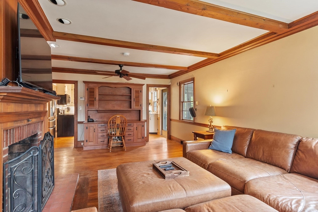 289 Sterling Road Lancaster, MA 01523 - Photo 8 of 39