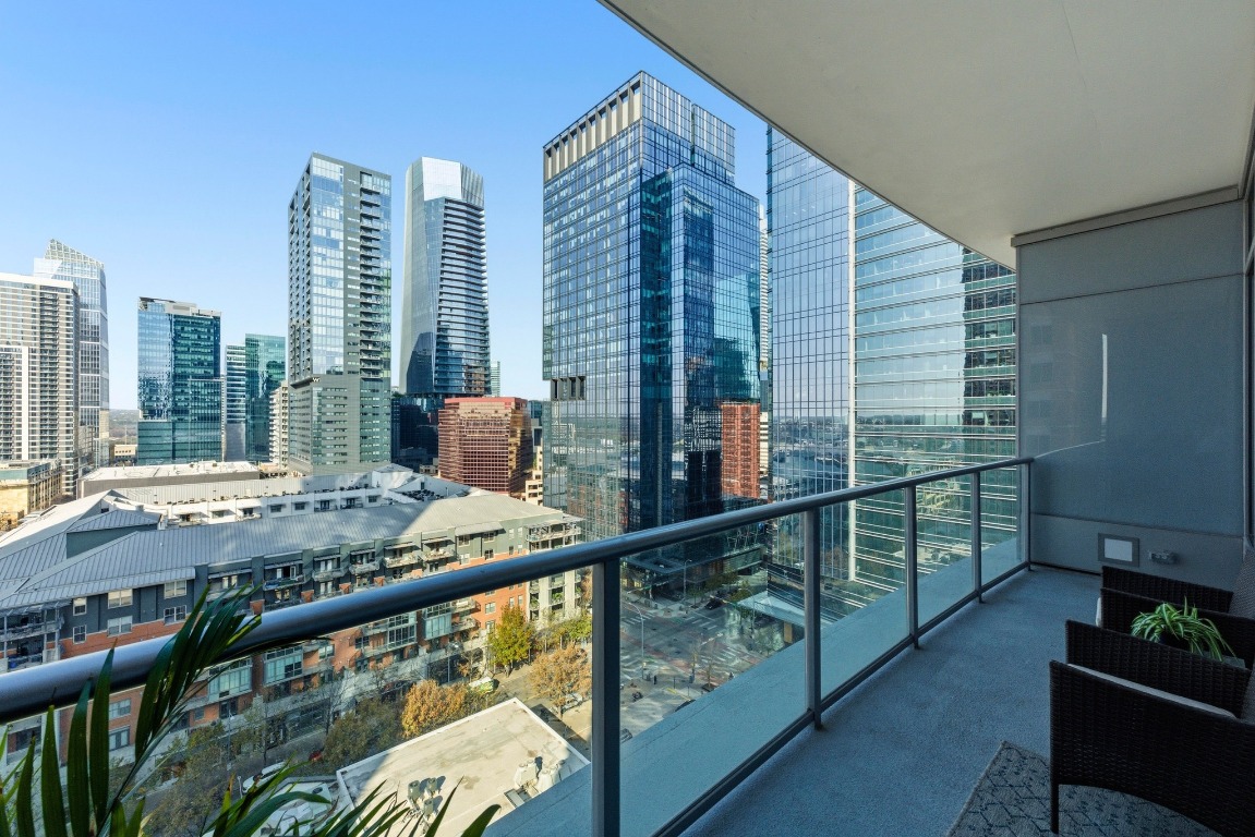 200 Congress Avenue, Unit 14A Austin, TX 78701 - Photo 26 of 40 a view of balcony with furniture