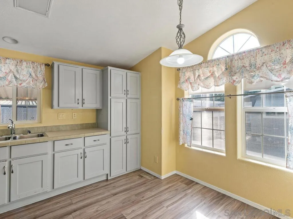 9500 Harritt Road, Unit 31 Lakeside, CA 92040 - Photo 8 of 33 Kitchen