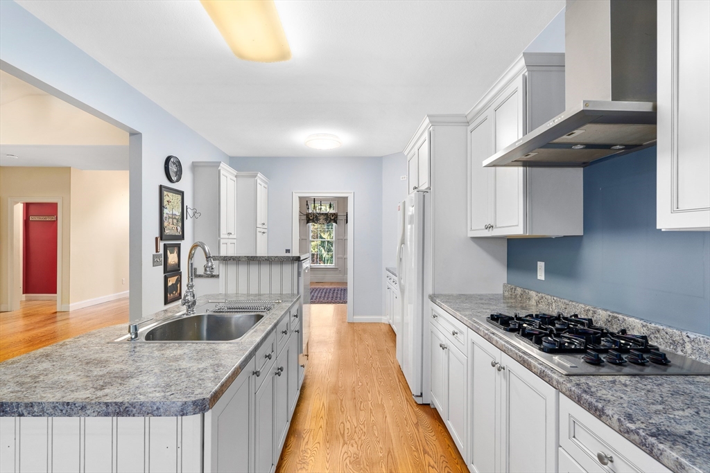 10 Golden Circle Southampton, MA 01073 - Photo 11 of 33