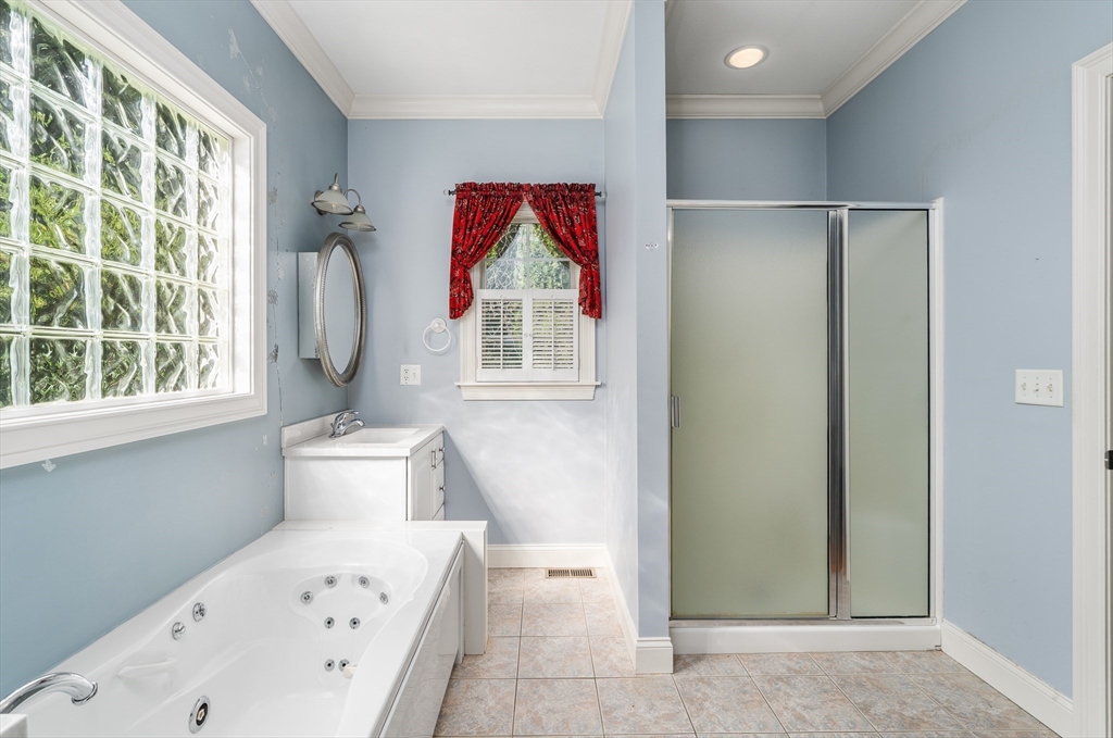 10 Golden Circle Southampton, MA 01073 - Photo 17 of 33