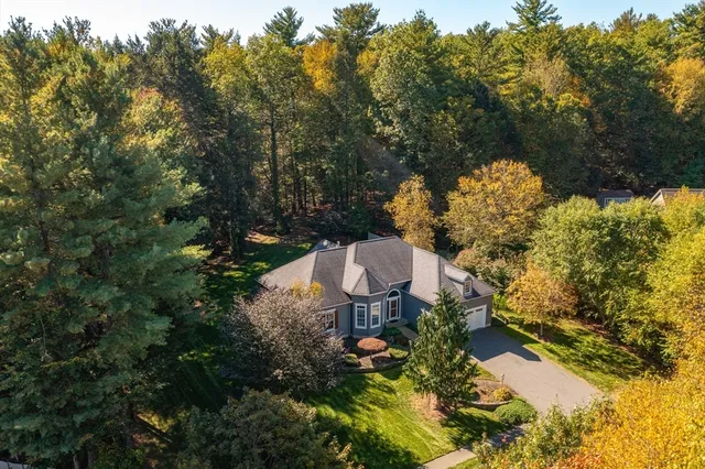 $699,500 | 10 Golden Circle, Southampton, MA 01073