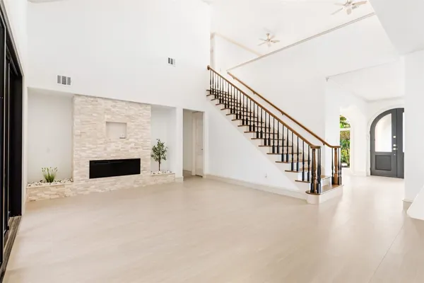 $799,000 | 1207 Vista Del Lago Drive, Huffman, TX 77336