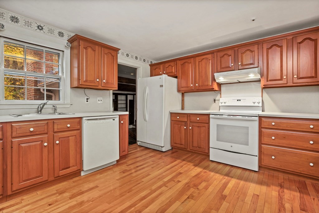 42 Meadow Brook Road Norwell, MA 02061 - Photo 6 of 26 Gallery Image 6