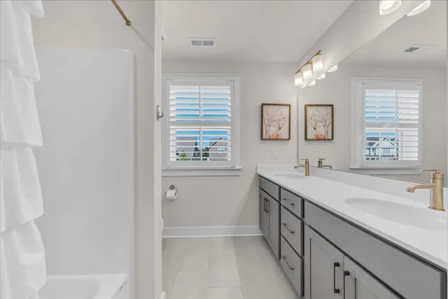 a view of a back yard of the house