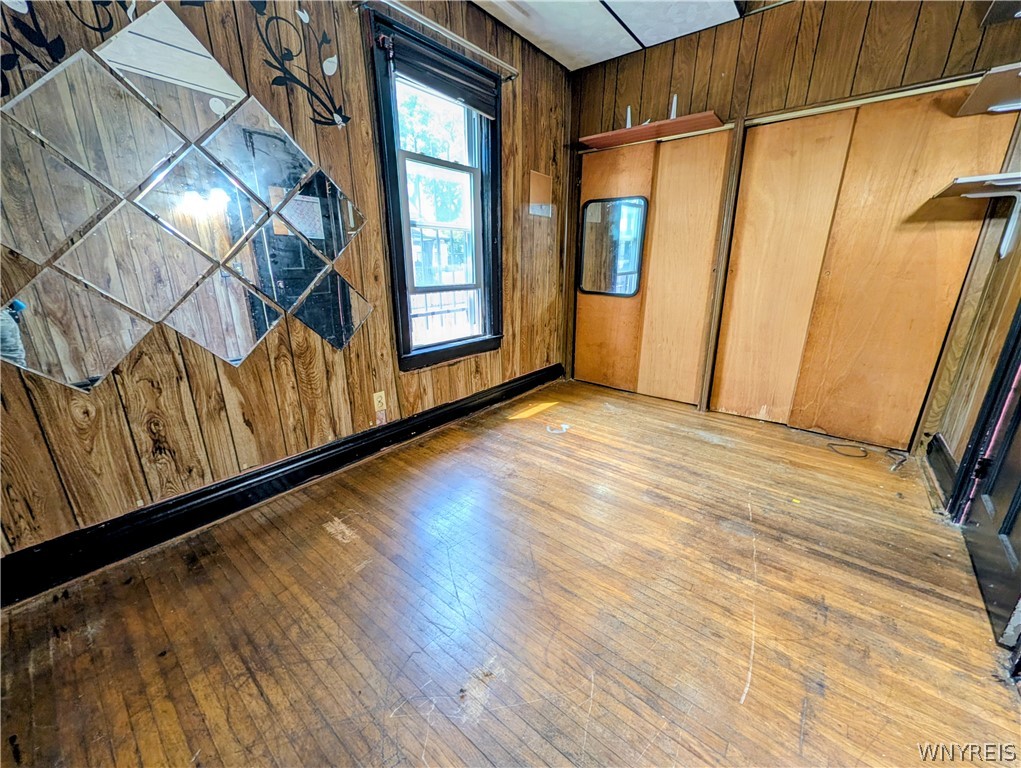 325 Box Avenue Buffalo, NY 14211 - Photo 20 of 25 Bedroom #1 - 325 Box Ave (lower), Buffalo, NY 1421