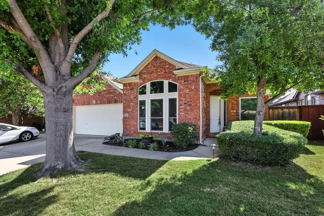 $550,000 | 2006 Ledgestone Drive, Corinth, TX 76210