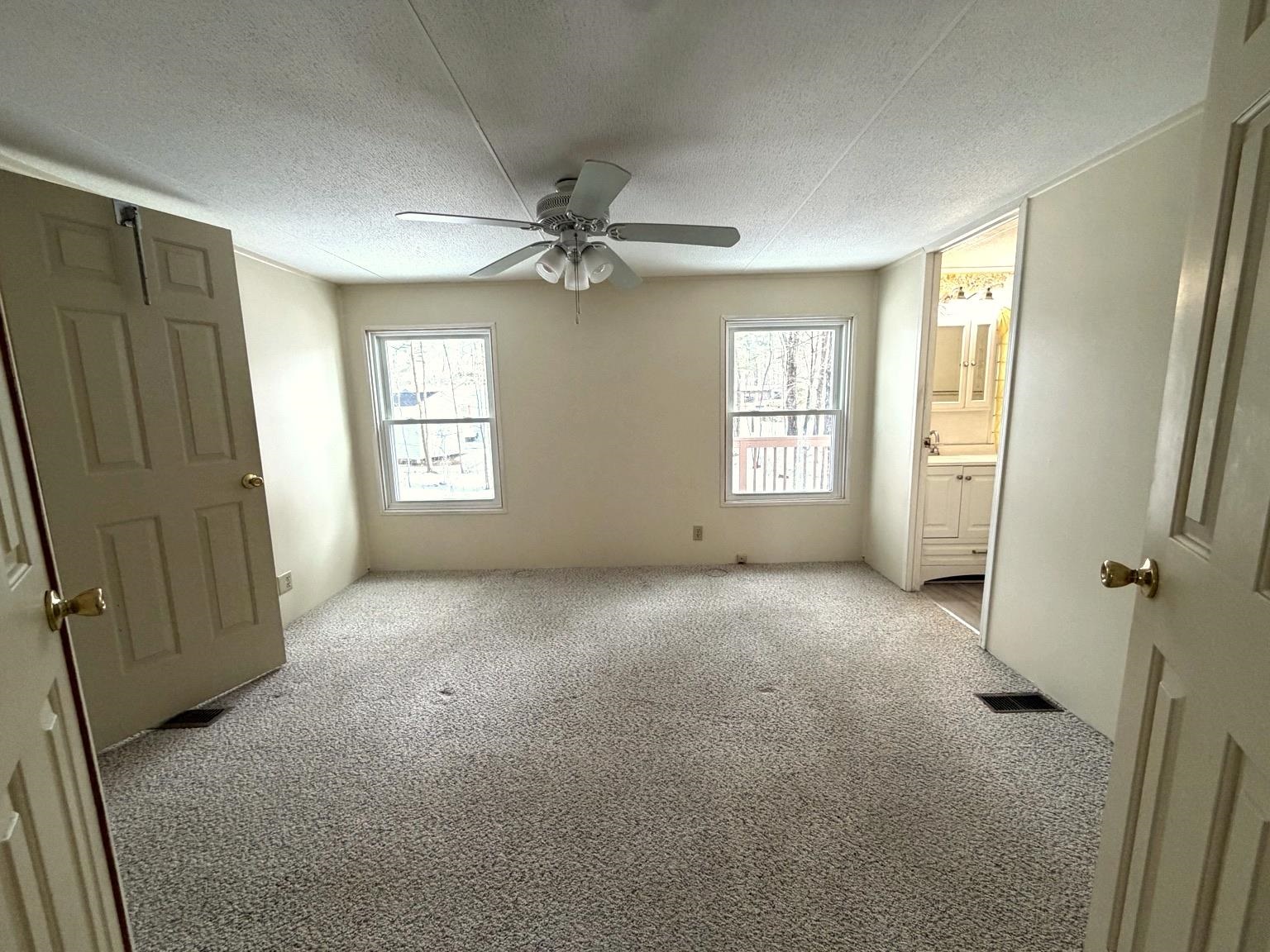 10 York Court Rochester, NH 03868 - Photo 21 of 45