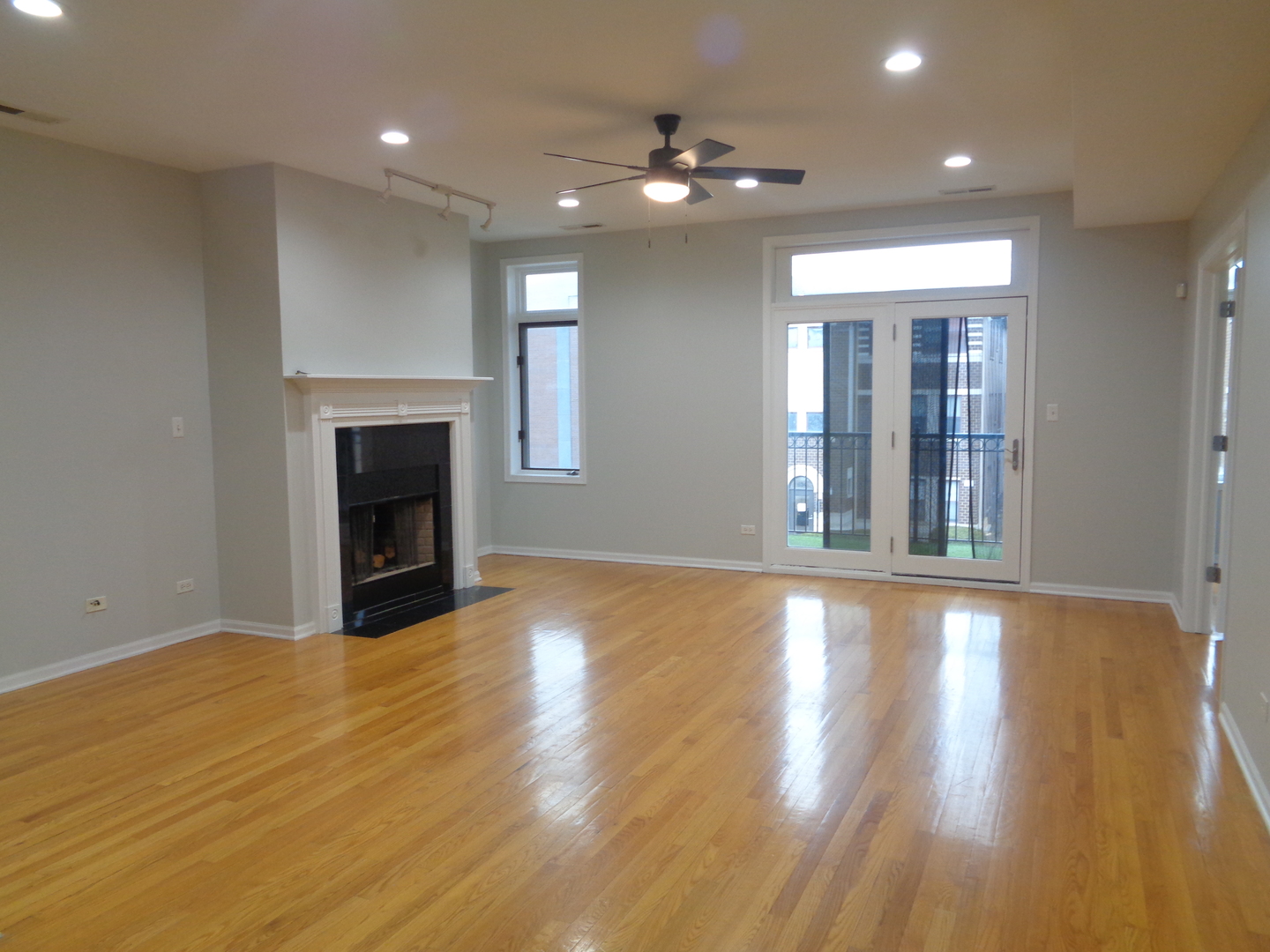 641 East Pershing Road, Unit 101 Chicago, IL 60653 - Photo 3 of 19
