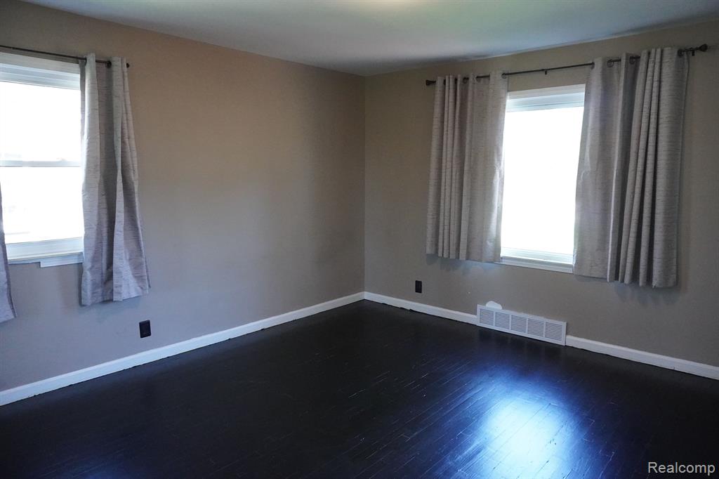 2497 Covert Road Burton, MI 48509 - Photo 20 of 26