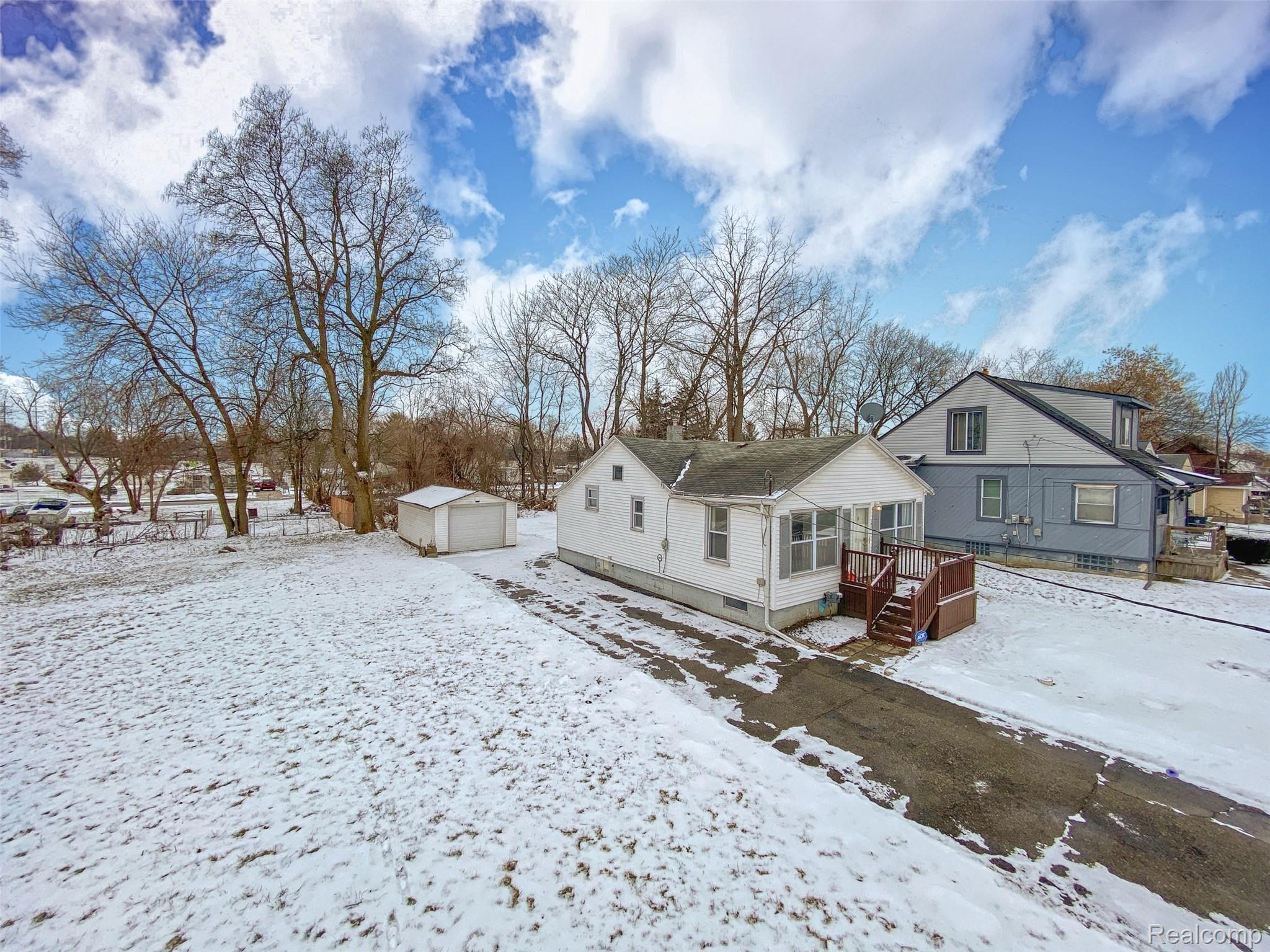 181 Harrison Street Pontiac, MI 48341 - Photo 2 of 15 Aerial View
