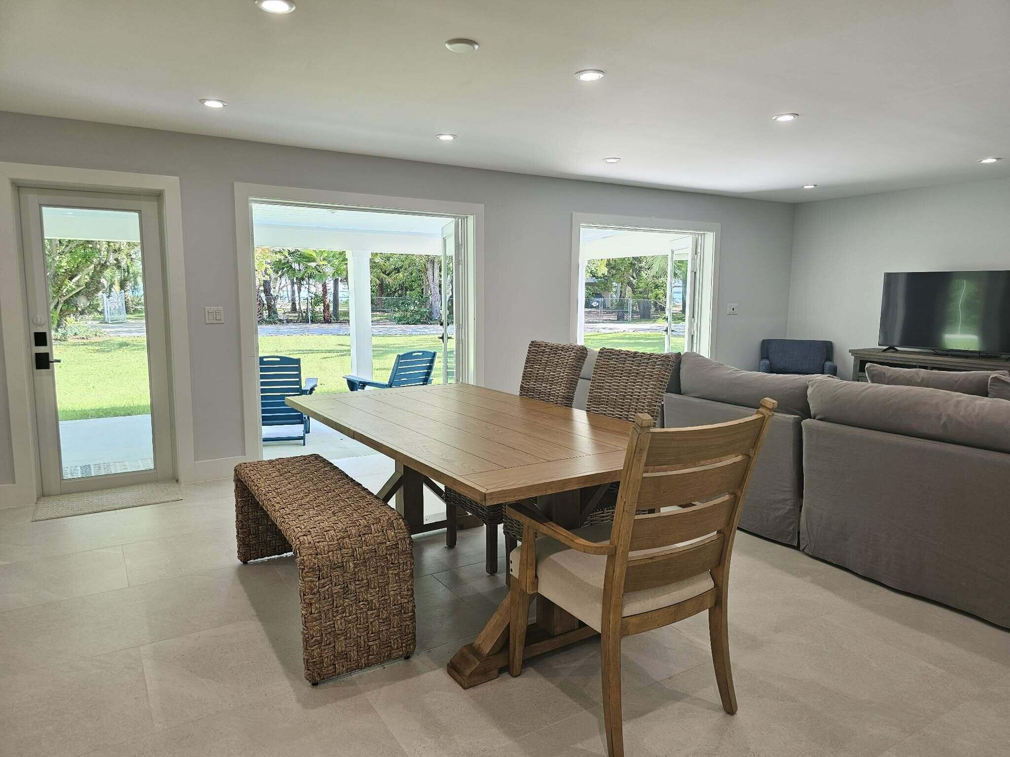 41 Sunset Road Key Largo, FL 33037 - Photo 53 of 59 Dining w water view