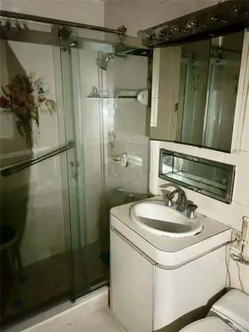 $300,000 | 201 East 66th Street, Unit 14D | Lenox Hill