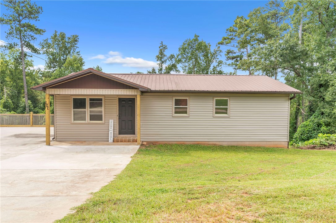 127 Oak Ridge Circle Seneca, SC 29678 - Photo 1 of 32 Gallery Image 1