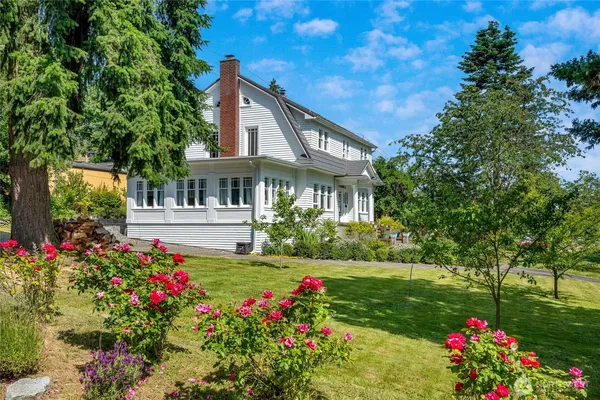 $1,135,000 | 4918 South 3rd Avenue, Everett, WA 98203