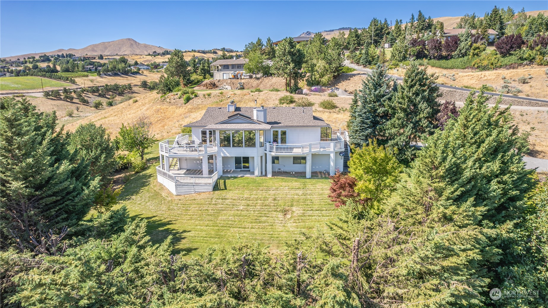 27 Knowles Heights Road Wenatchee, WA 98801 - Photo 1 of 40 Gallery Image 1