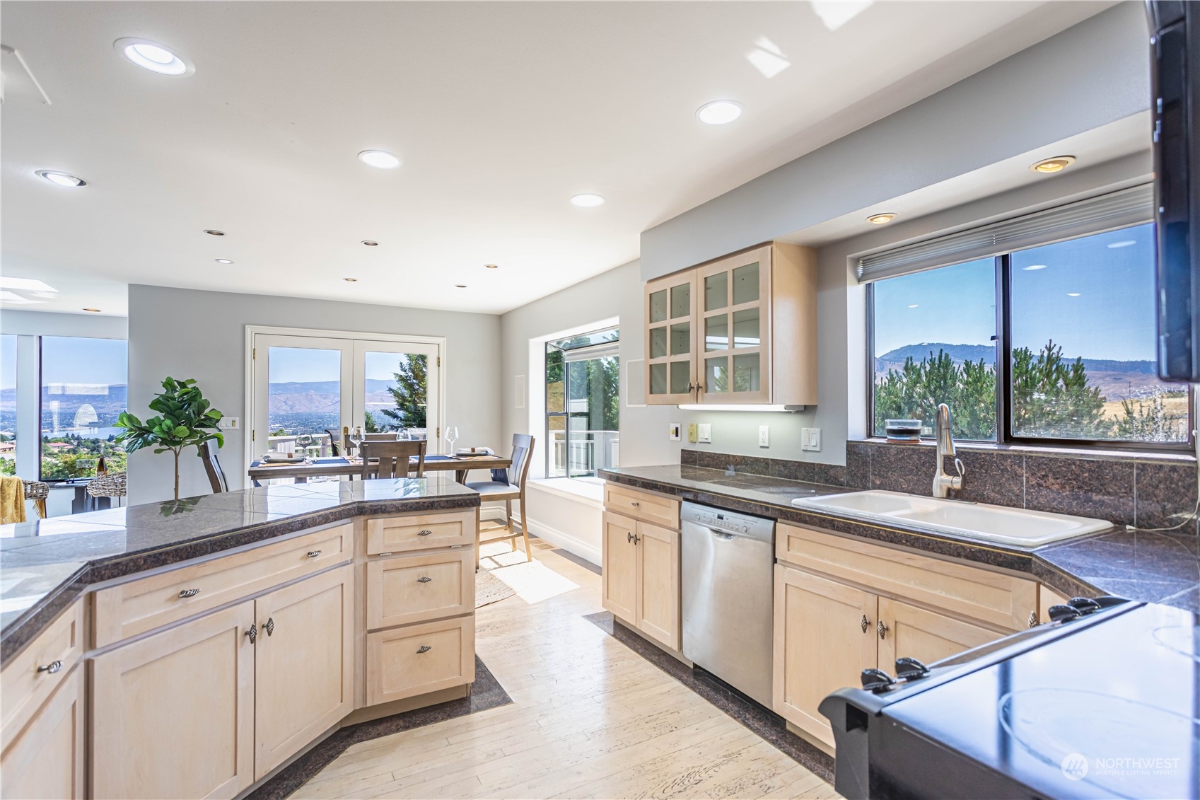 27 Knowles Heights Road Wenatchee, WA 98801 - Photo 12 of 40 Gallery Image 12