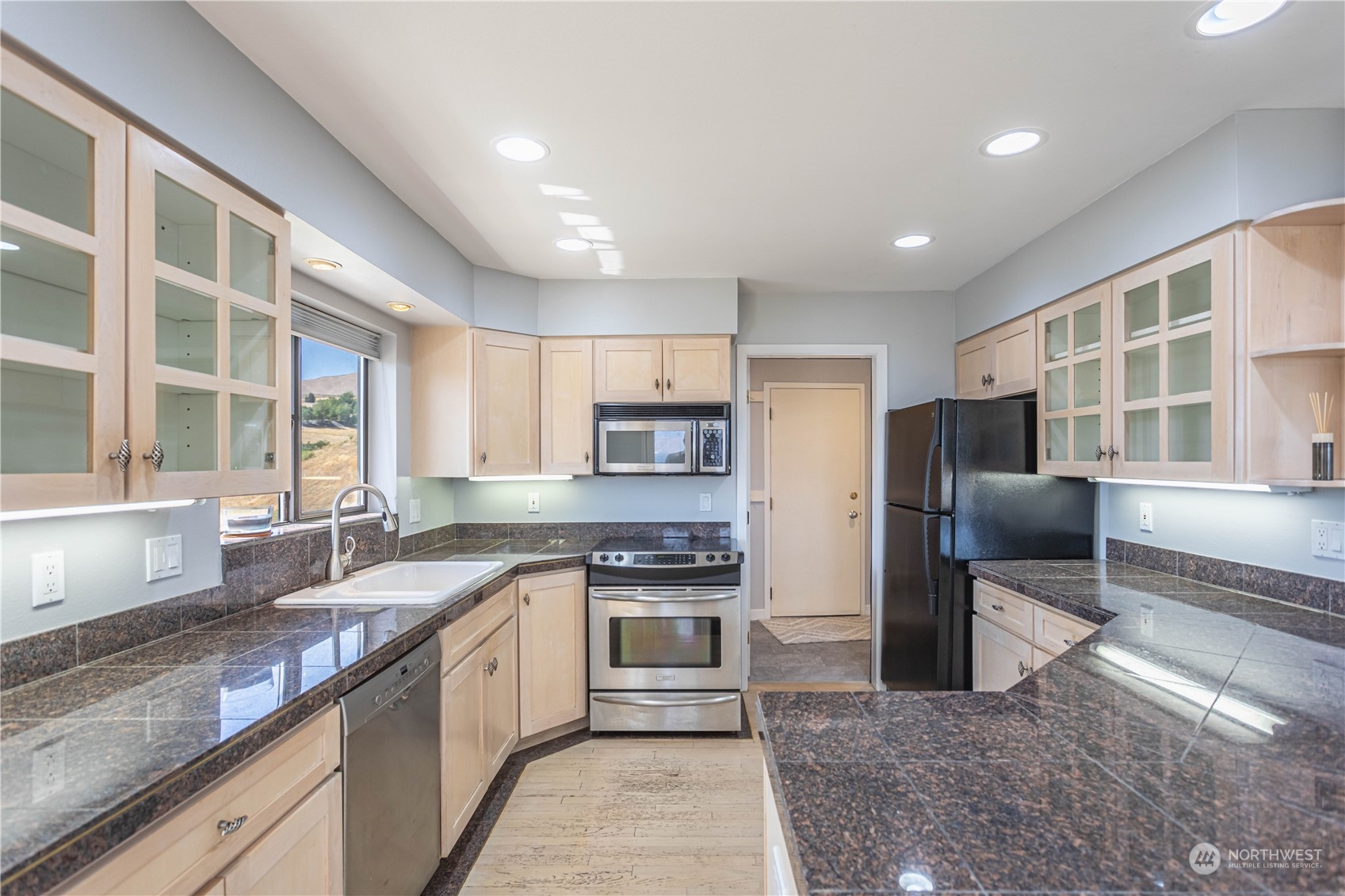 27 Knowles Heights Road Wenatchee, WA 98801 - Photo 13 of 40 Gallery Image 13