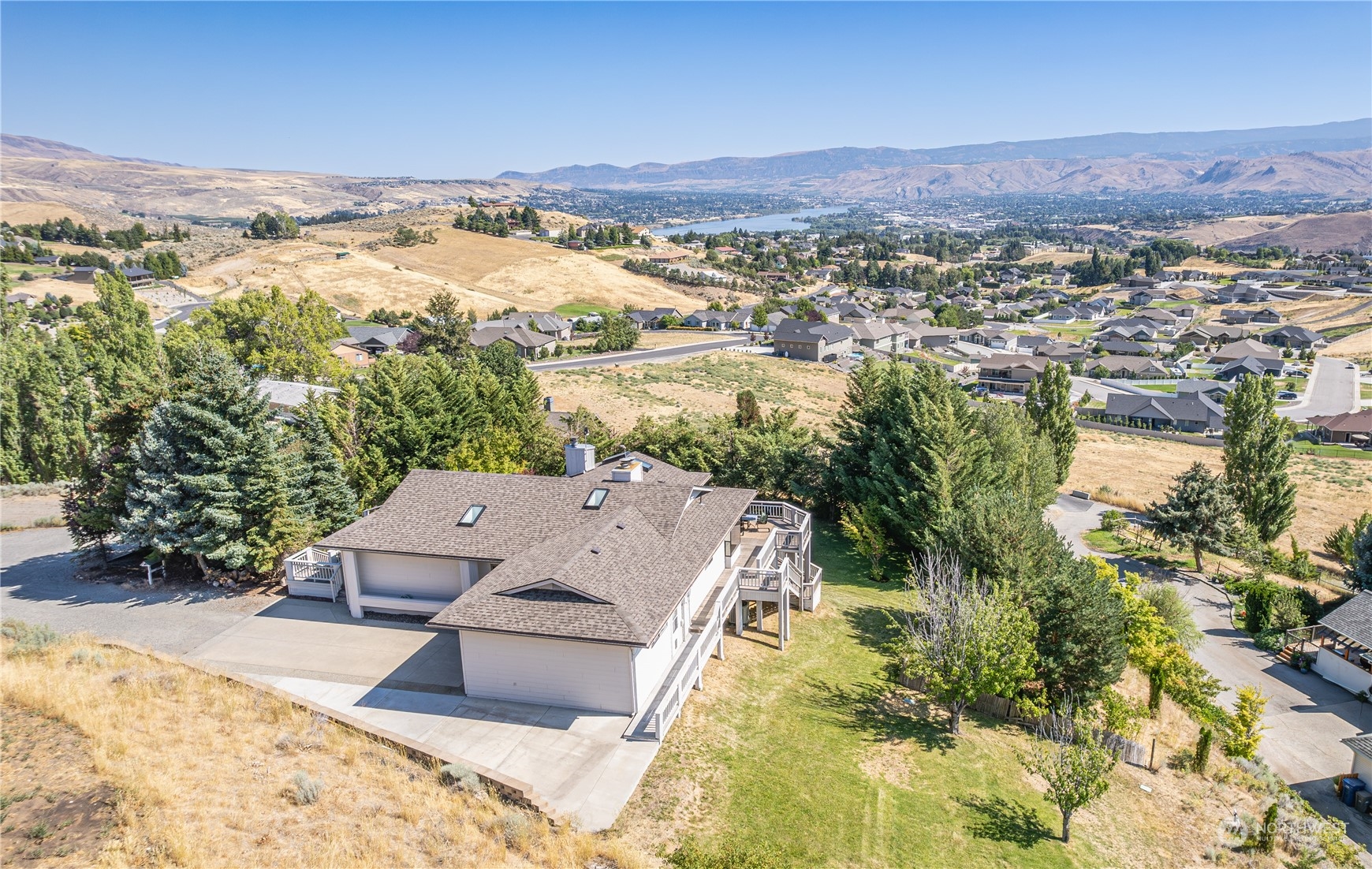 27 Knowles Heights Road Wenatchee, WA 98801 - Photo 2 of 40 Gallery Image 2
