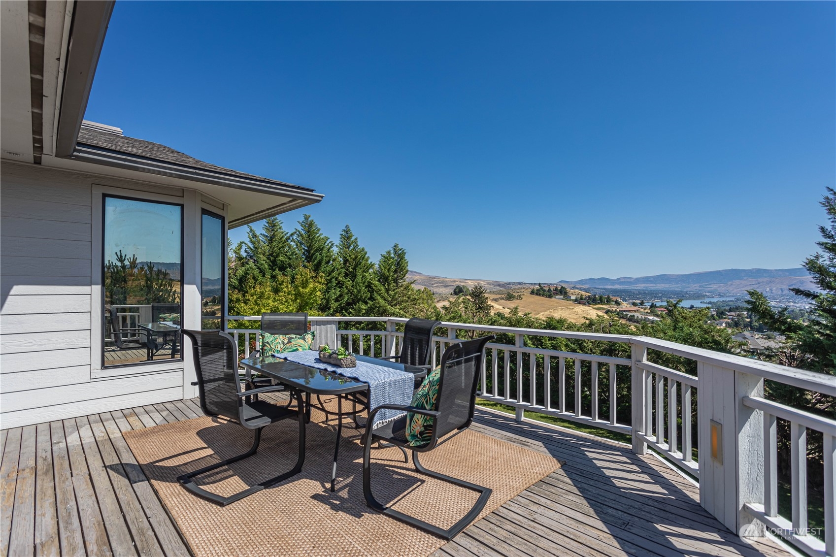 27 Knowles Heights Road Wenatchee, WA 98801 - Photo 3 of 40 Gallery Image 3