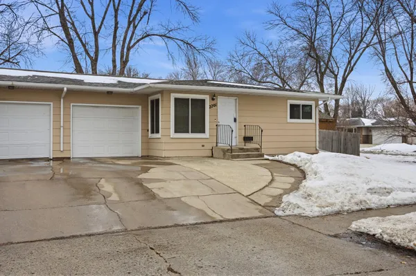 $236,000 | 2201 15th Street South, Fargo, ND 58103