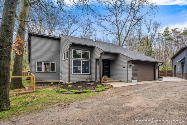 $800,000 | 3283 Lorrimar Lane, Saugatuck, MI 49453